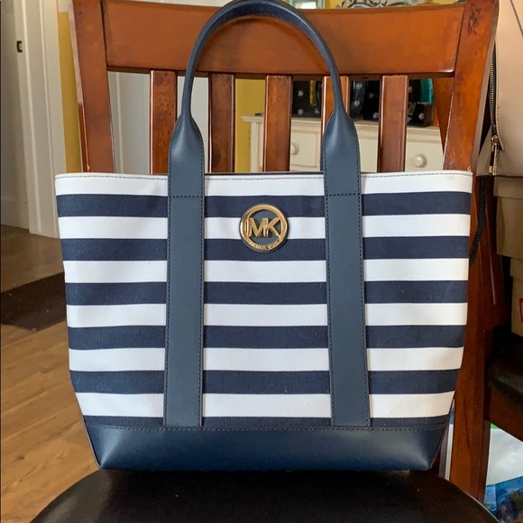 Michael Kors Bag - Picture 1 of 3